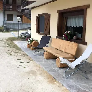 https://la-casa-di-olivia-laggio-di-cadore.hotelinveneto.com